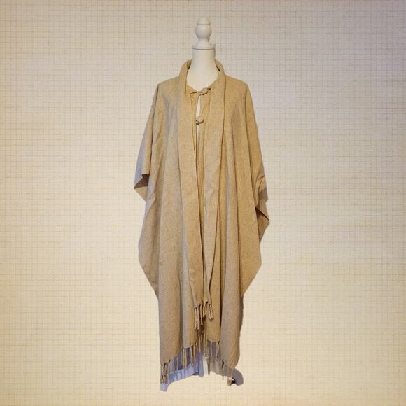 Vintage 100% Wool Hand Sewn Warm Poncho Overcoat - Picture 1 of 8